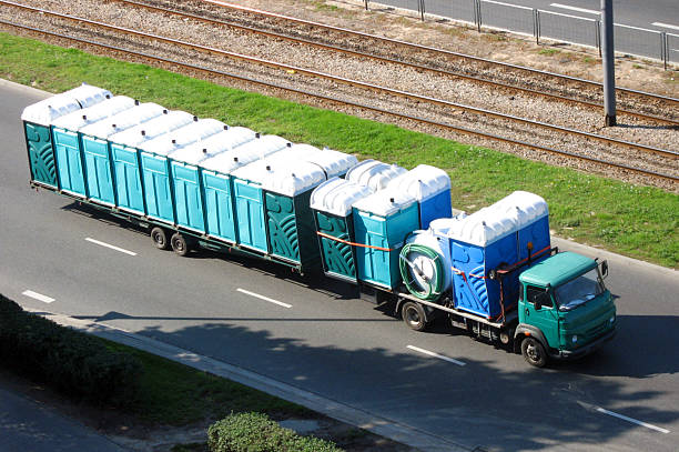 Porta potty delivery and setup in Wenona, IL